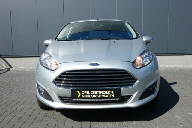 Gebraucht Ford Fiesta SYNC Edition 80 PS (58 kW) 2014 Silber metallic Kleinwagen
