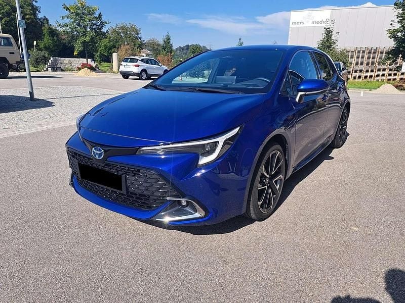 Gebraucht Toyota Corolla Hybrid Lounge 196 PS (144 kW) 2024 Juniper blue Limousine