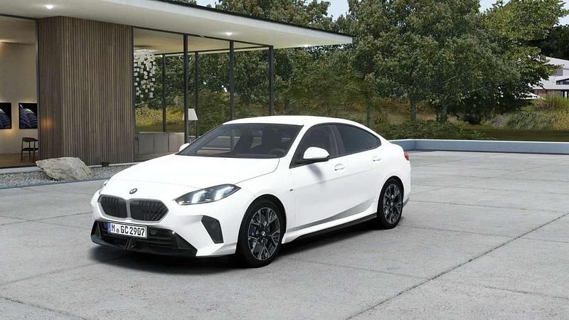 Alpinweiß uni Neu 2025 BMW 220 Kleinwagen | 36.990 € (Fairer Preis) - Bild 1/4
