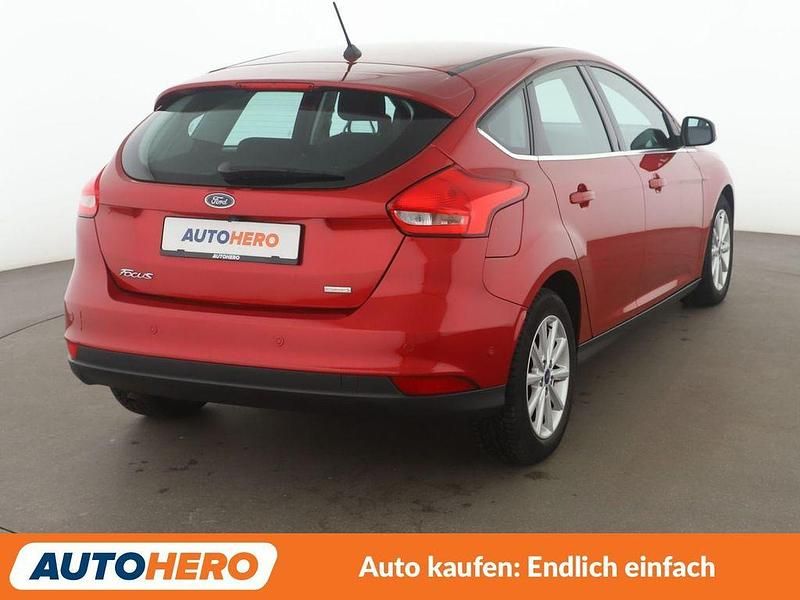 Gebraucht Ford Focus Titanium 101 PS (74 kW) 2018 Rot Limousine