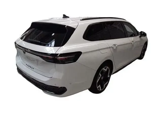 Gebraucht VW Passat Style 193 PS (141 kW) 2025 Weiß Kombi
