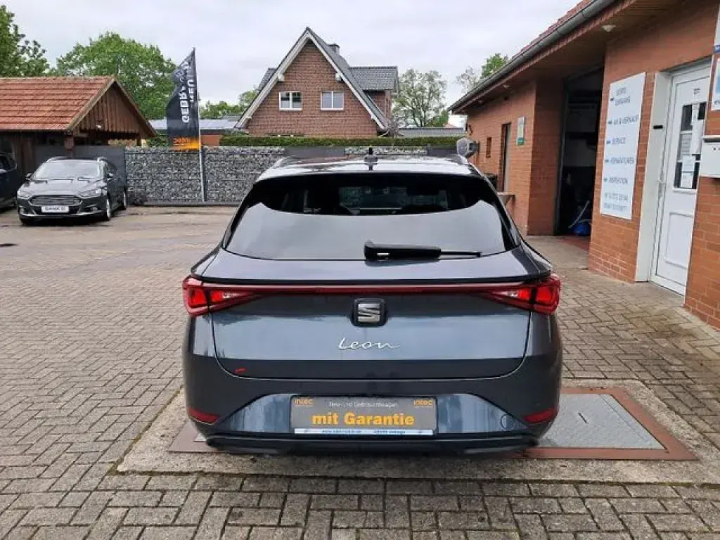 Gebraucht Seat Leon Style 150 PS (110 kW) 2023 Grau Kombi