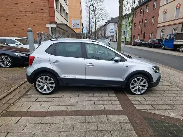Gebraucht VW Polo Cross 110 PS (80 kW) 2014 Silber Kleinwagen