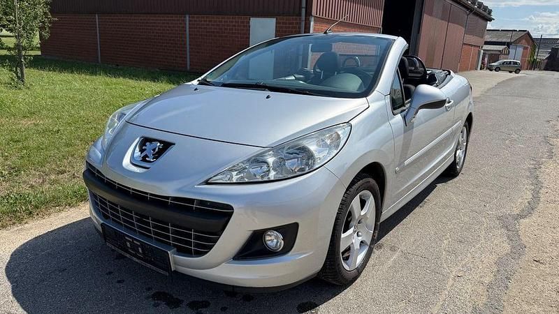 Silber Gebraucht 2010 Peugeot 207 CC Cabrio | 3.390 € (Fairer Preis) - Bild 1/4