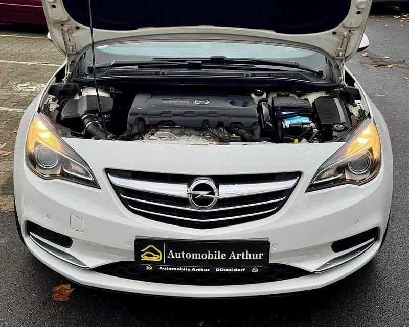 Gebraucht Opel Cascada Edition 165 PS (121 kW) 2014 Weiß Cabrio
