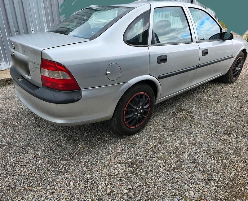Gebraucht 1998 Opel Vectra Limousine | 1.750 € (Fairer Preis) - Bild 1/4