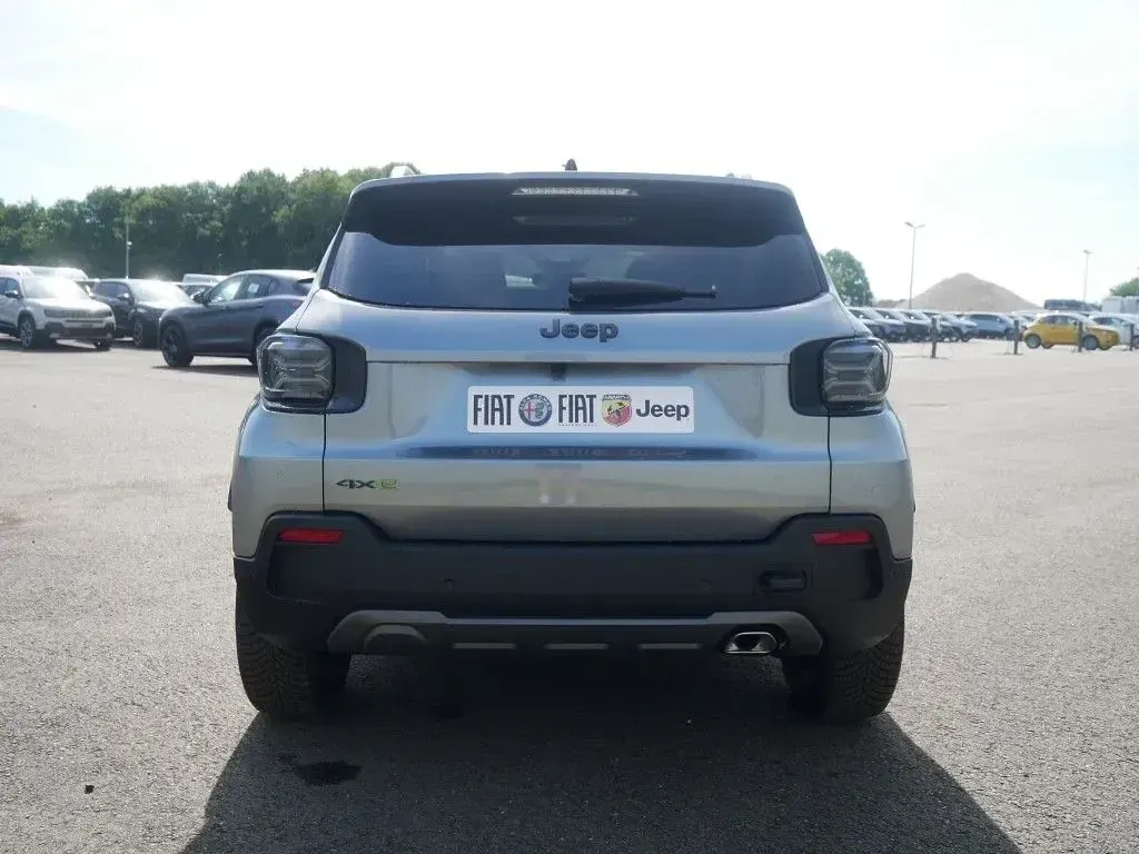 Neu Jeep Avenger Overland 145 PS (106 kW) 2026 Grau SUV