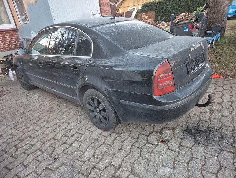 Gebraucht Skoda Superb 131 PS (96 kW) 2004 Schwarz Limousine