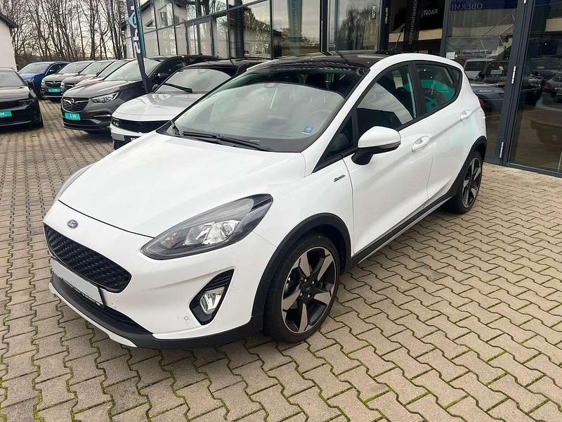 Gebraucht Ford Fiesta Active 101 PS (74 kW) 2021 Weiß Kleinwagen