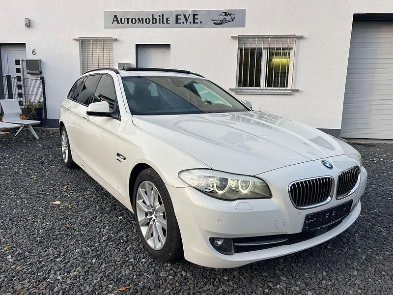 Weiß Gebraucht 2012 BMW 525 Sport Line Kombi | 6.900 € (Superpreis) - Bild 1/4
