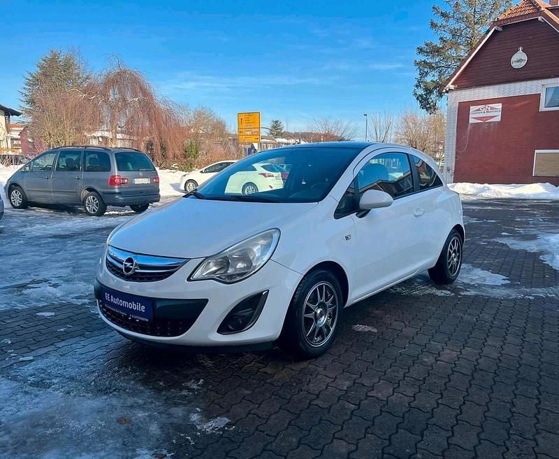 Gebraucht Opel Corsa Color Edition 101 PS (74 kW) 2012 Weiß Kleinwagen