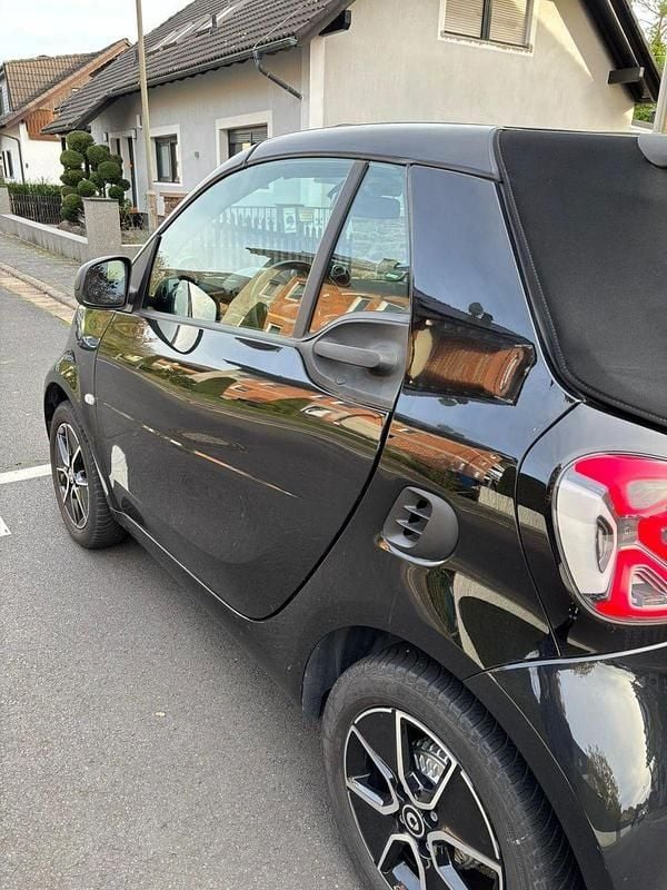 Gebraucht Smart ForTwo Coupé 60 kW (82 PS) 2021 Schwarz Cabrio