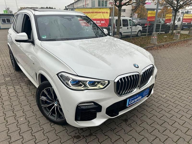 Mineralweiss metallic Gebraucht 2020 BMW X5 M Sport SUV | 46.300 € (Fairer Preis) - Bild 1/4
