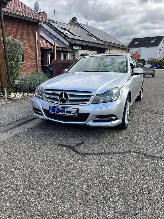 Silber Gebraucht 2013 Mercedes C250 Avantgarde Limousine | 11.200 € (Guter Preis) - Bild 1/4