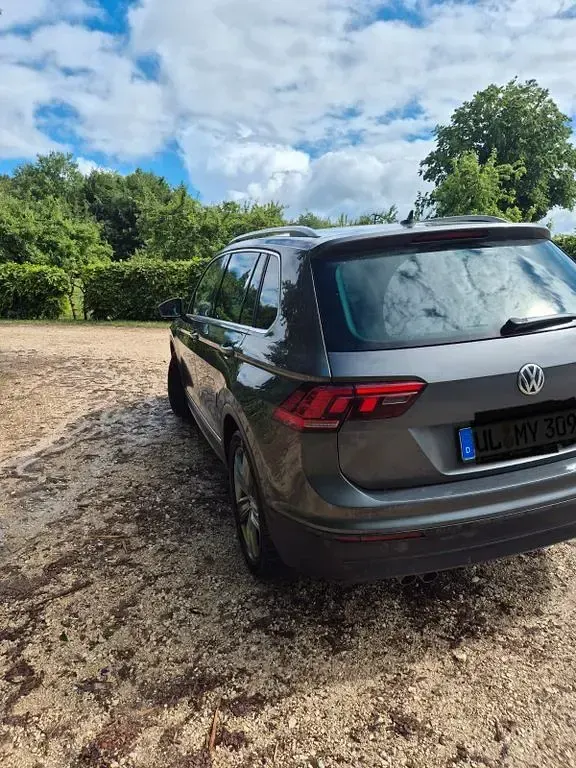 Gebraucht VW Tiguan Sound 150 PS (110 kW) 2018 Grau SUV