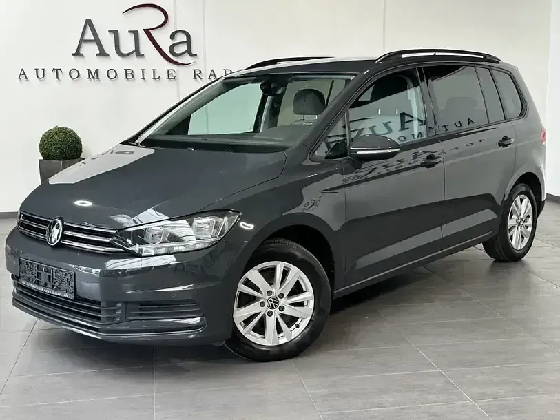 Gebraucht VW Touran Comfortline 150 PS (110 kW) 2022 Uranograu Van / Kleinbus