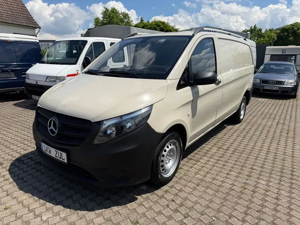 Gebraucht Mercedes Vito 114 PS (83 kW) 2016 Grau Van
