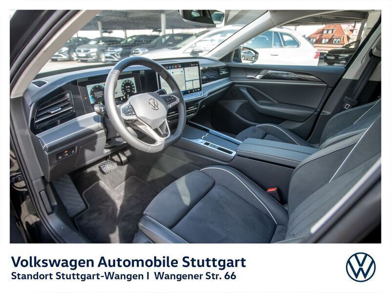 Gebraucht VW Passat Elegance 150 PS (110 kW) 2024 Grenadillschwarz metallic Kombi
