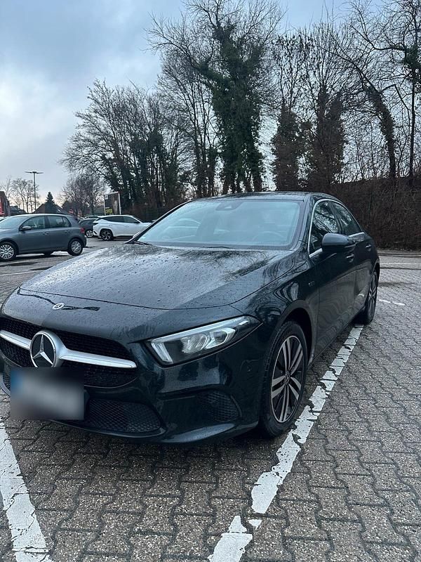 Gebraucht Mercedes A250 160 PS (117 kW) 2020 Schwarz Limousine