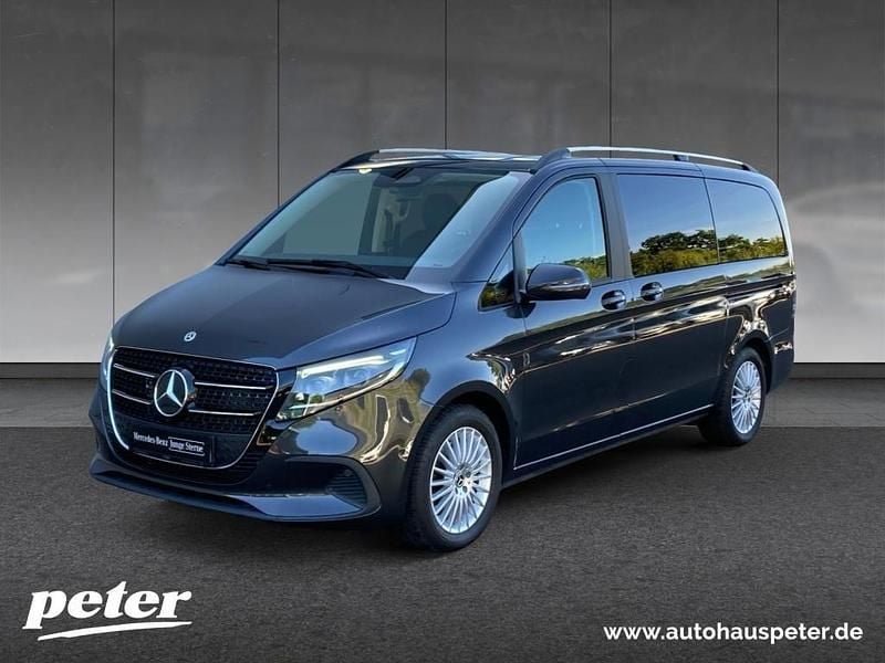 Graphitgrau metallic Gebraucht 2024 Mercedes V220 Style Van / Kleinbus | 58.950 € (Guter Preis) - Bild 1/4