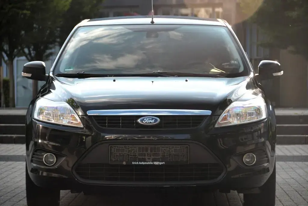 Używany Ford Focus 101 KM (74 kW) 2011 Czarny Sedan/Limuzyna