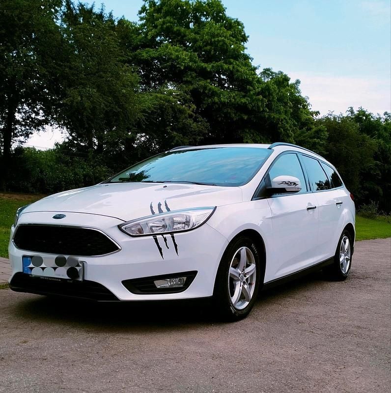 Weiß Gebraucht 2022 Ford Focus Kombi | 8.699 € (Superpreis) - Bild 1/4