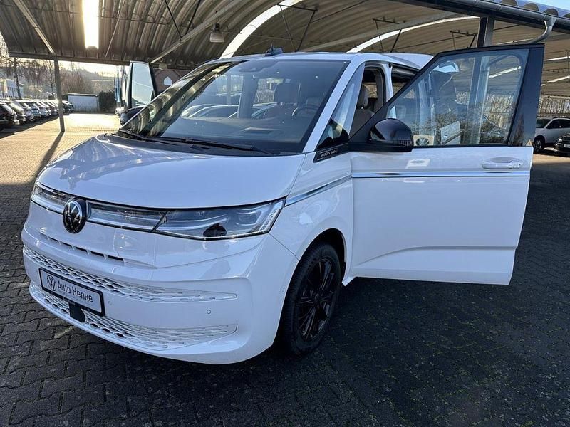 Gebraucht VW Multivan Pro 150 PS (110 kW) 2024 Candyweiß Van