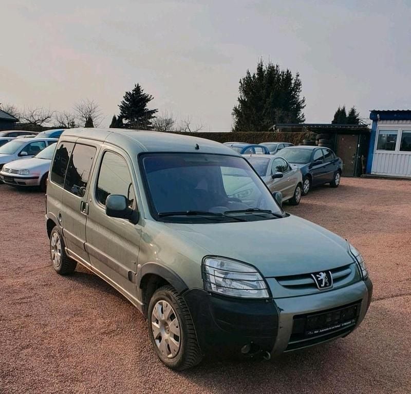 Grau Gebraucht 2005 Peugeot Partner Van / Kleinbus | 2.999 € (Teuer) - Bild 1/4