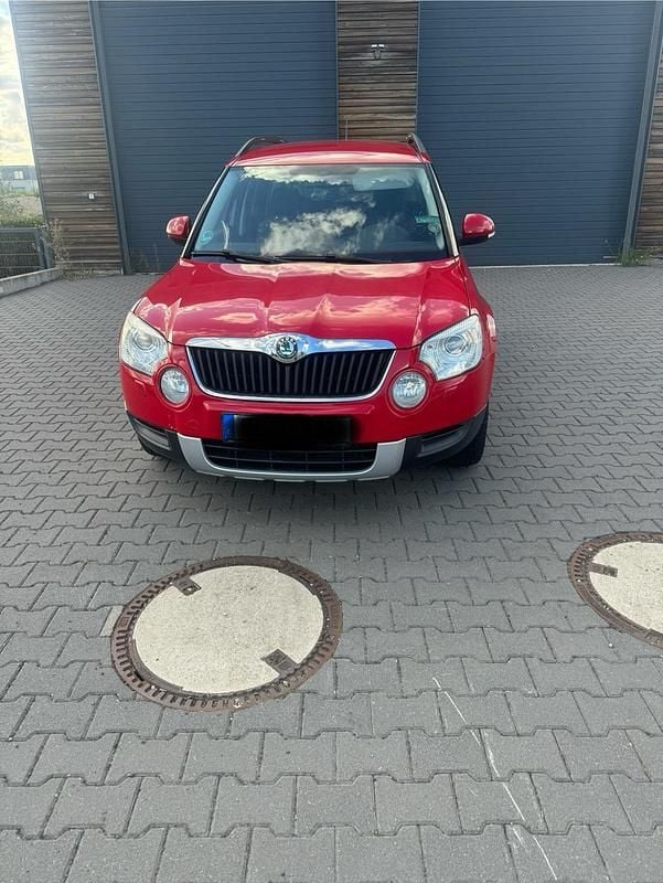 Rot Gebraucht 2010 Skoda Yeti SUV | 5.500 € (Etwas zu teuer) - Bild 1/4