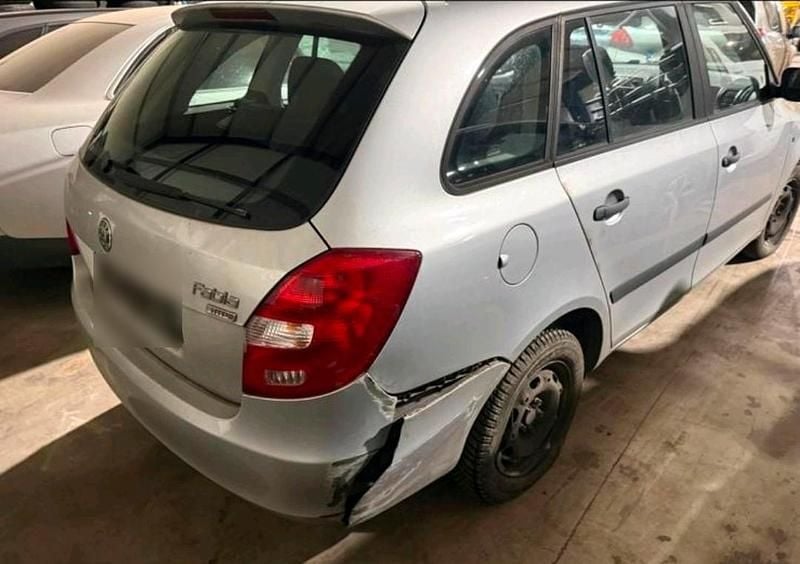 Gebraucht Skoda Fabia 69 PS (50 kW) 2010 Silber Kleinwagen