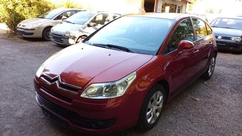 Rot Gebraucht 2005 Citroën C4 Comfort Limousine | 1.600 € (Fairer Preis) - Bild 1/1