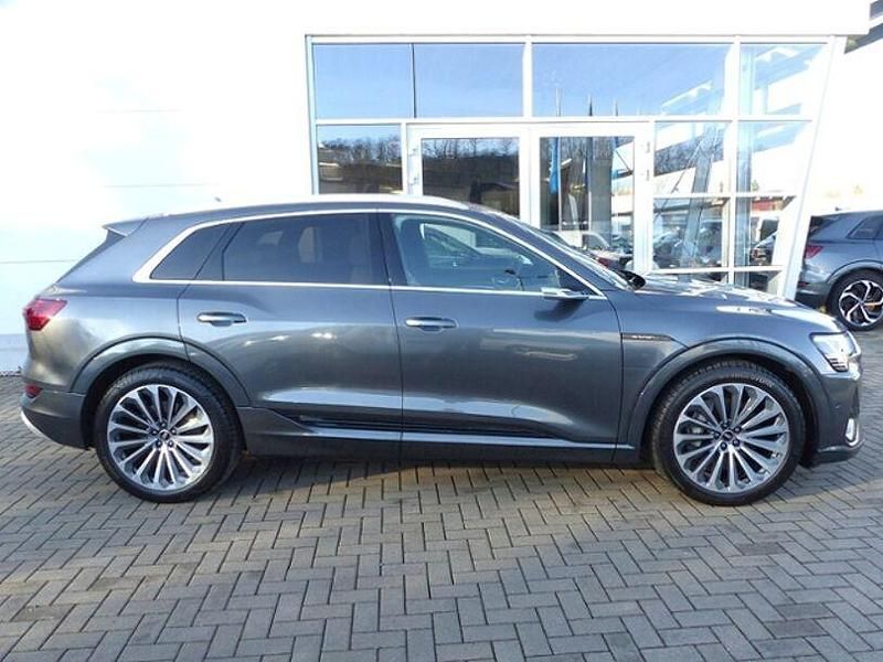 Gebraucht Audi e-tron S-Line 300 kW (408 PS) 2022 Grau SUV