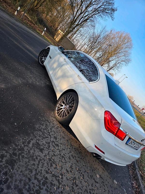 Gebraucht BMW 730 243 PS (178 kW) 2009 Weiß Limousine