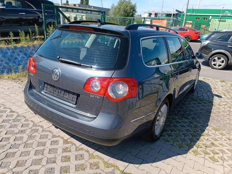 Gebraucht VW Passat Comfortline 140 PS (102 kW) 2010 Grau Kombi