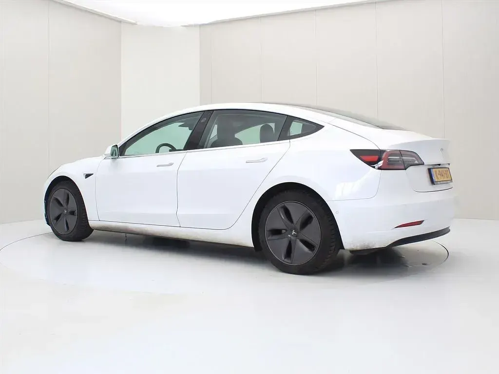 Gebraucht Tesla Model 3 Standard Range 225 kW (306 PS) 2020 Weiß Limousine