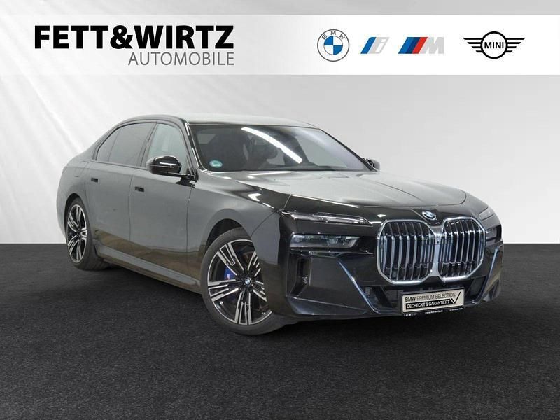 Saphirschwarz metallic Gebraucht 2023 BMW 750e M Sport Limousine | 94.888 € (Teuer) - Bild 1/3