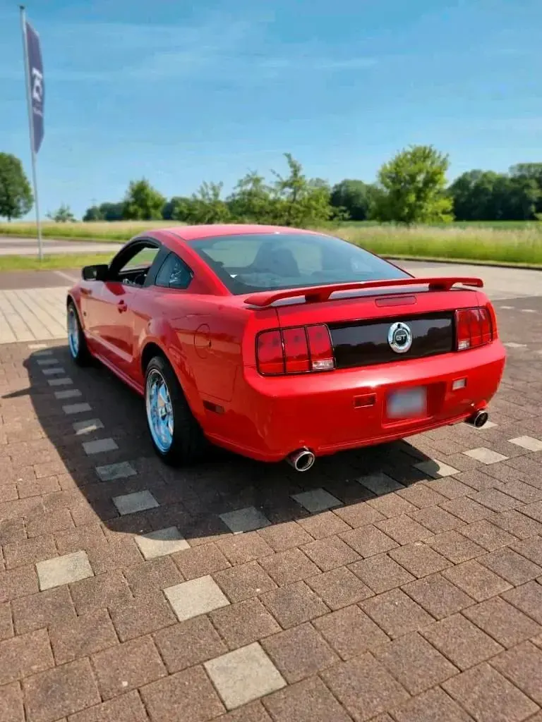 Gebraucht Ford Mustang GT 305 PS (224 kW) 2006 Rot Coupé