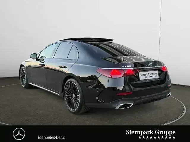 Gebraucht Mercedes E200 AMG 204 PS (150 kW) 2025 Obsidianschwarz Limousine