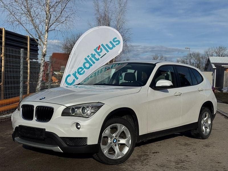 Weiß Gebraucht 2012 BMW X1 xLine SUV | 6.900 € (Superpreis) - Bild 1/4