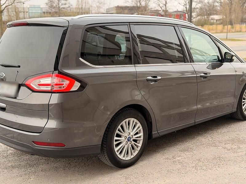Gebraucht Ford Galaxy Titanium 210 PS (154 kW) 2015 Grau Van / Kleinbus