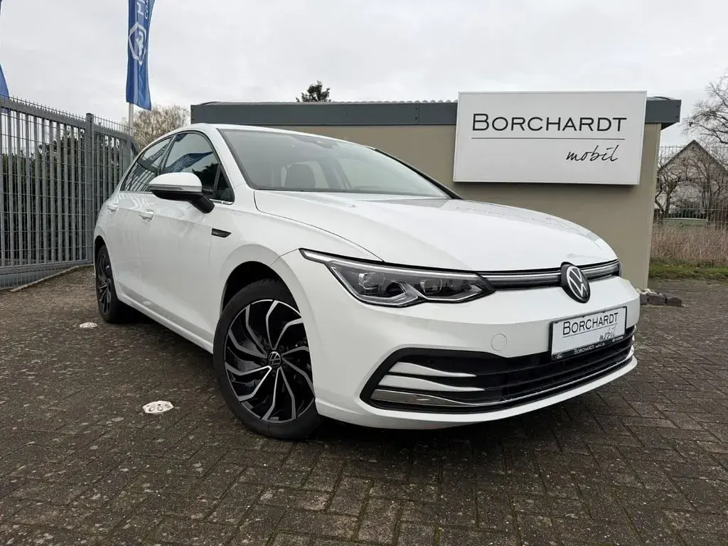 Gebraucht VW Golf VIII Style 150 PS (110 kW) 2024 Weiß Limousine