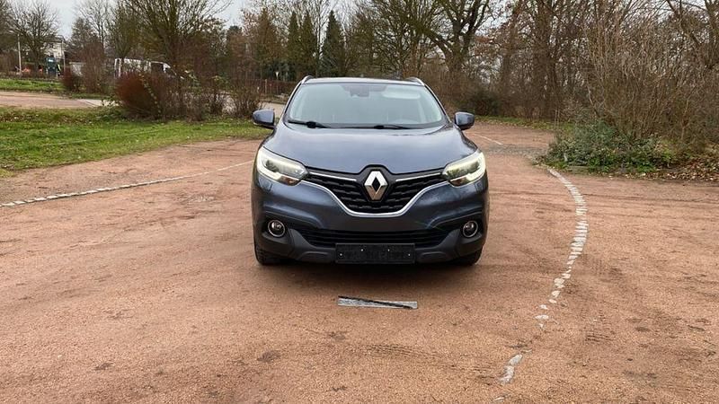 Grau Gebraucht 2018 Renault Kadjar Experience SUV | 11.000 € (Fairer Preis) - Bild 1/4