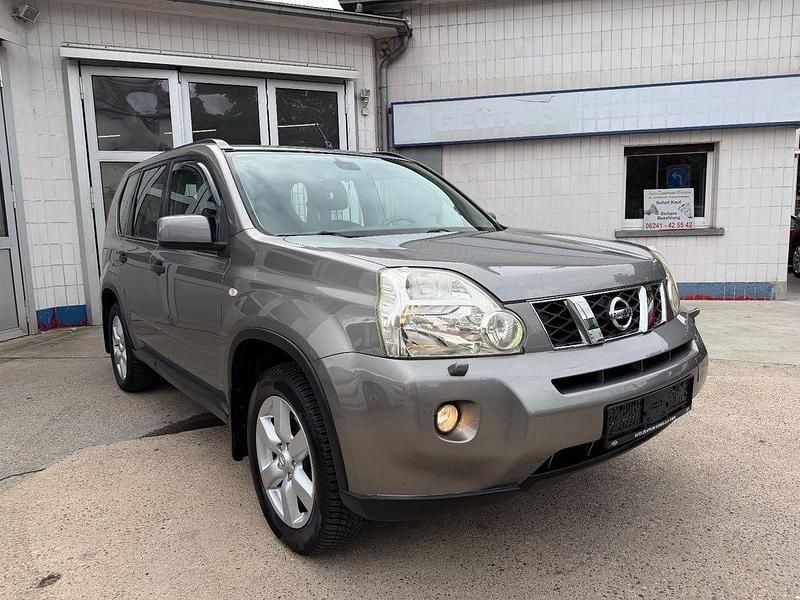 Grau Gebraucht 2009 Nissan X-Trail SUV | 3.880 € (Fairer Preis) - Bild 1/4