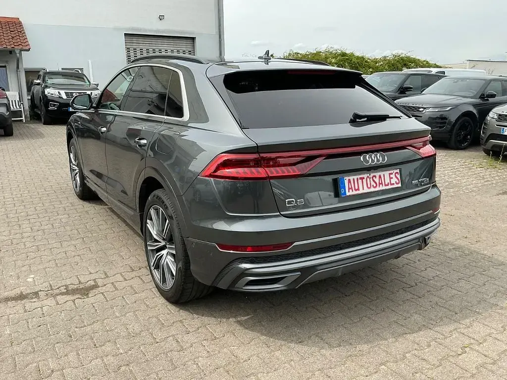 Gebraucht Audi Q8 S-Line 381 PS (280 kW) 2022 Grau SUV