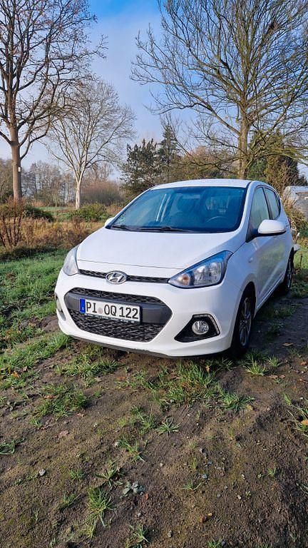 Weiß Gebraucht 2014 Hyundai i10 Edition Kleinwagen | 5.500 € (Guter Preis) - Bild 1/3