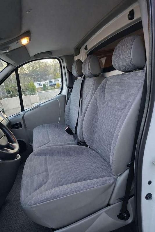 Gebraucht Renault Trafic 114 PS (83 kW) 2014 Weiß Van / Kleinbus