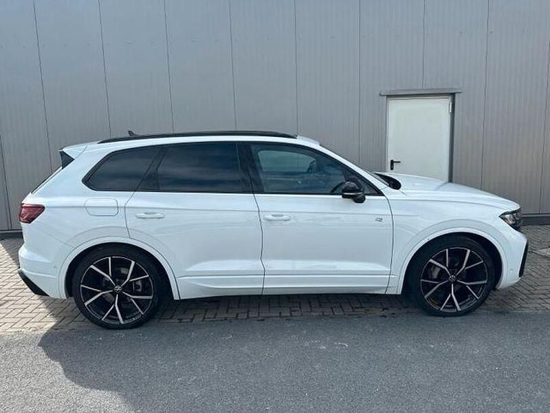 Gebraucht VW Touareg R-line 286 PS (210 kW) 2024 Weiß SUV