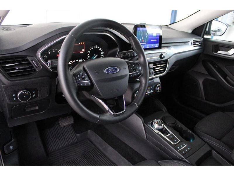 Gebraucht Ford Focus 125 PS (91 kW) 2019 Metropolis weiss (metallic) Kombi