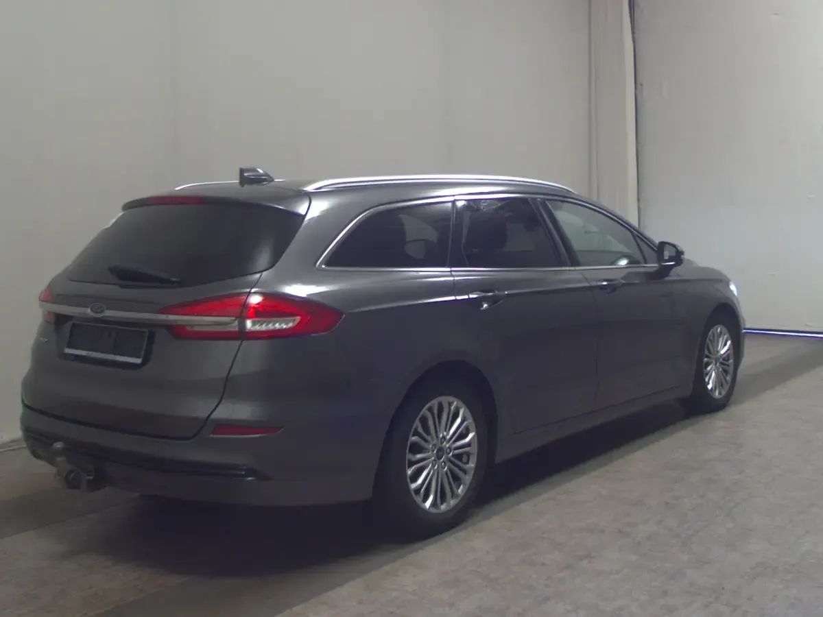 Usado Ford Mondeo Titanium 150 CV (110 kW) 2022 Gris Berlina