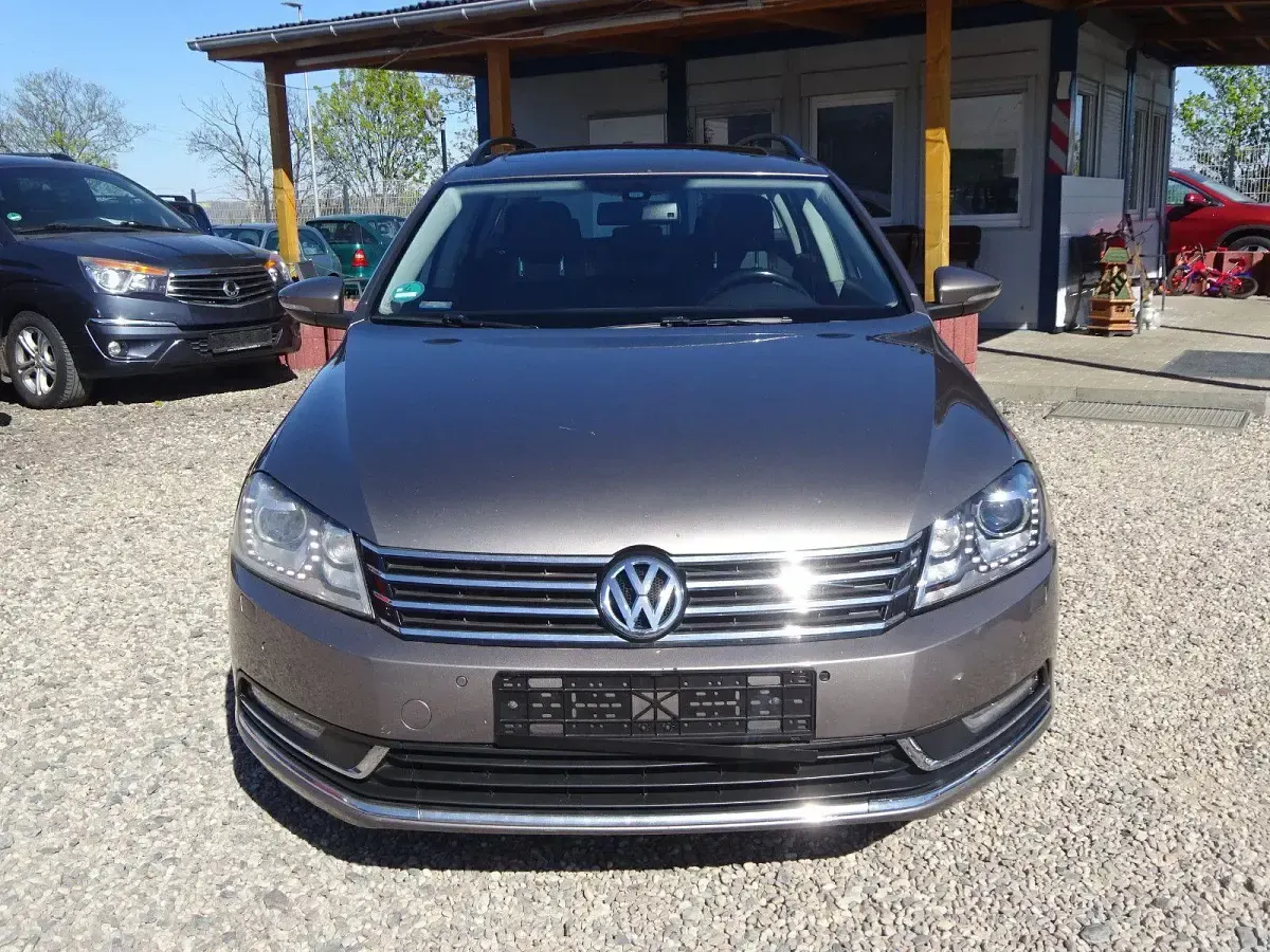 Gebraucht VW Passat Comfortline 140 PS (102 kW) 2011 Braun Kleinwagen